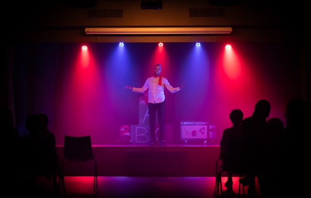 Comedy Magician Event Booking in Singapore: amanalhamid.com